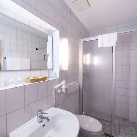 Akzent Thiemann מלון