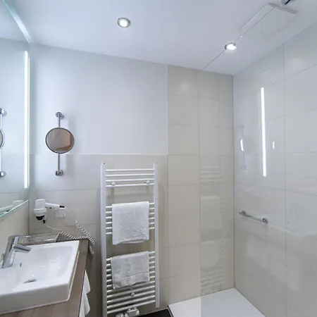 Akzent Thiemann מלון